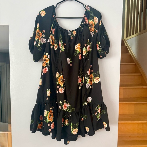 🌻Romantic Black Floral Dress with optional belt - Picture 1 of 5